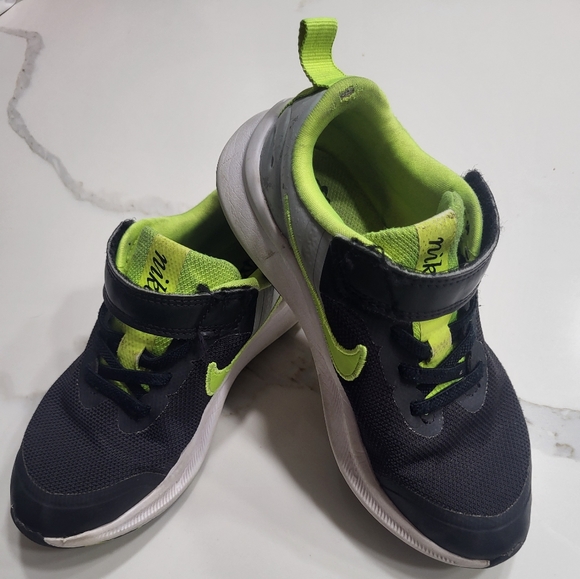 Nike Kids shoes - Picture 8 of 10